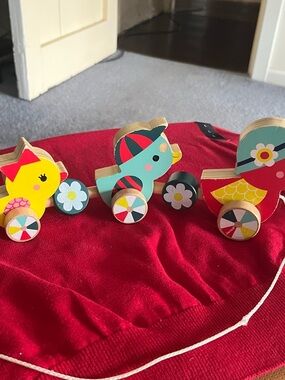 Juratoys Wooden Pull-Along Ducks. Mom and two chicks.